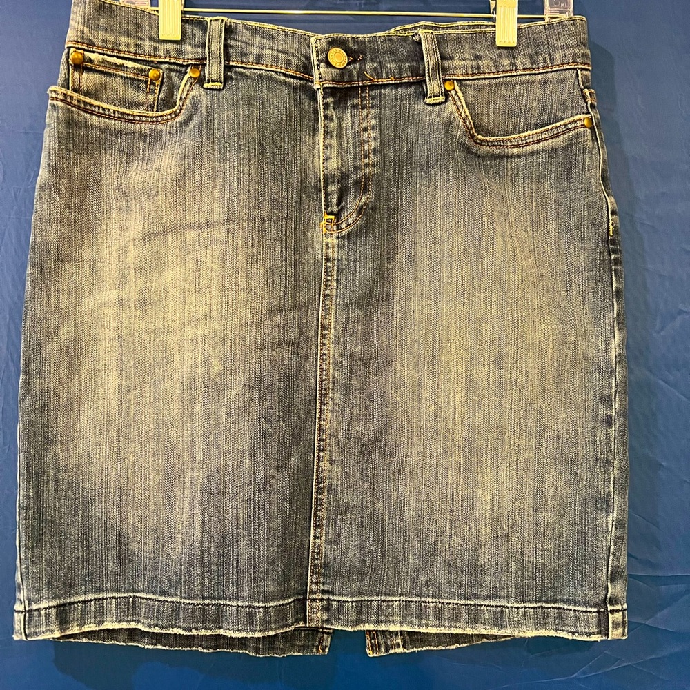 Denim Old Navy skirt.